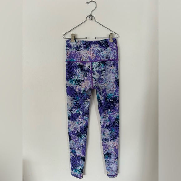 Reversible Ivivva Leggings​ - Picture 1 of 9